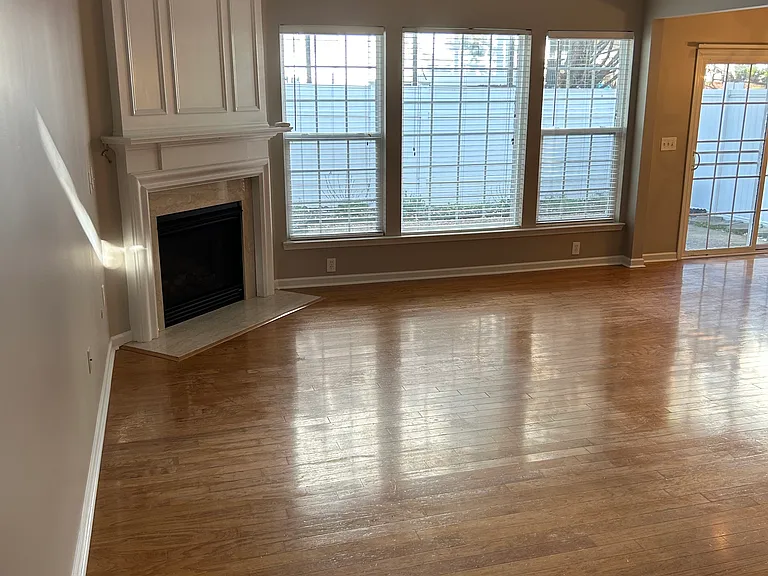 436 Lazy Creek Ln — Photo 3