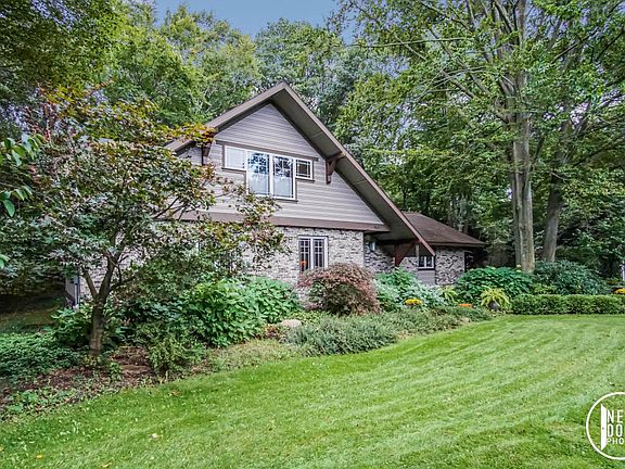 2nd image of 18622 Iroquois Dr