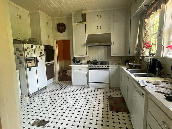 3rd image of 500 2nd St