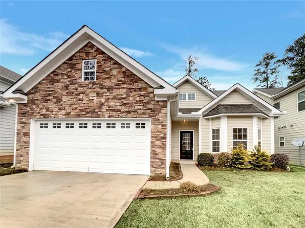 68 Black Diamond Dr, Fairburn, GA 30213