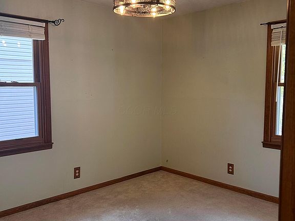 5th image of 233 Florence Ave