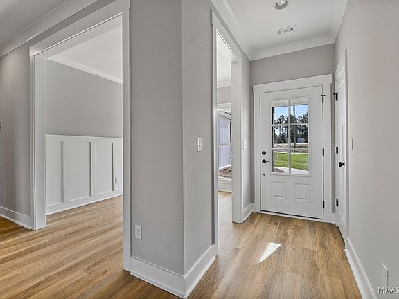 5th image of 928 Central Rd