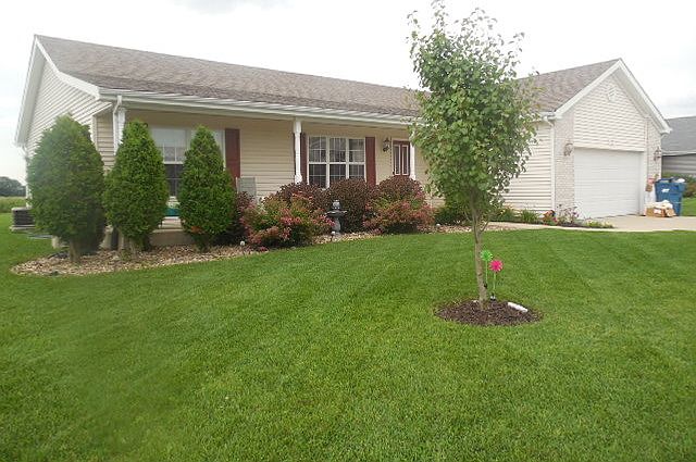 1st image of 932 Louise Dr