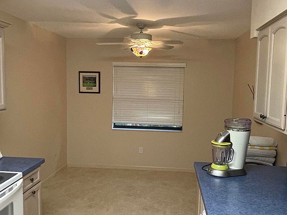 3rd image of 22 Westgate Ln APT H