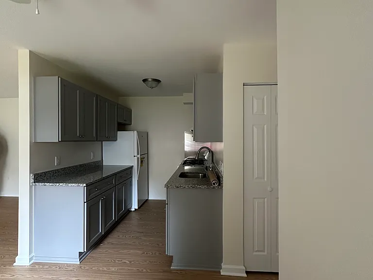5402 85th Ave #104 — Photo 8