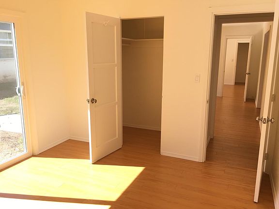 3rd image of 2134 Catalina Blvd