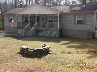 154 Tan Oak Dr, Milford, PA 18337