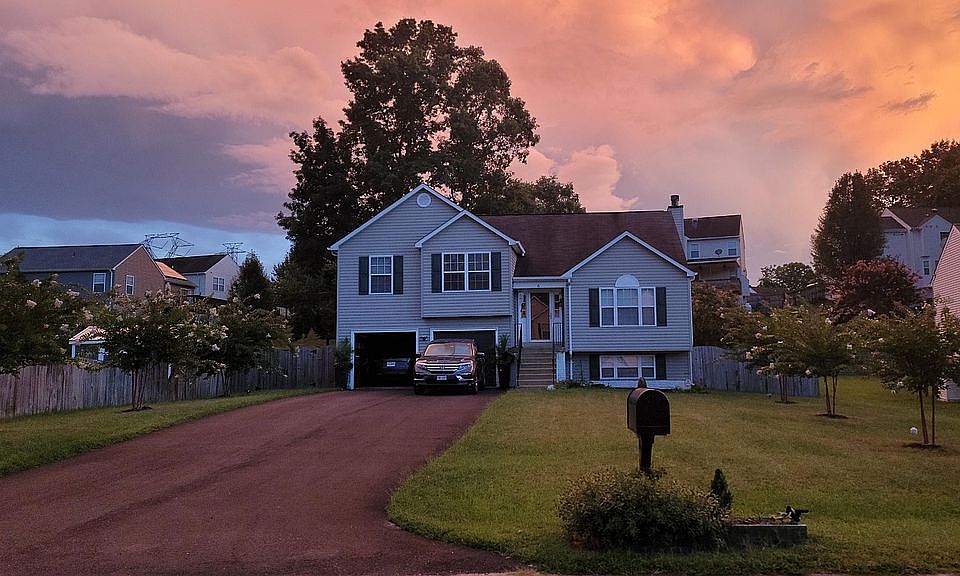 1st image of 6 Tamerlane Dr