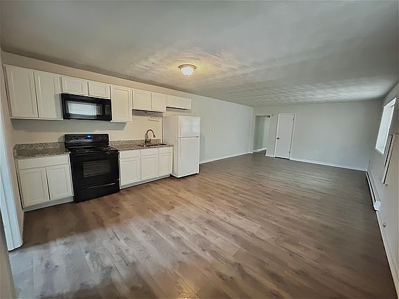 2nd image of 309 Harrow Pl APT 1
