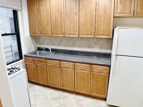 2nd image of 21-48 35th St #3CC