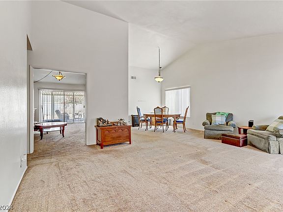 3rd image of 4424 Tennyson Dr