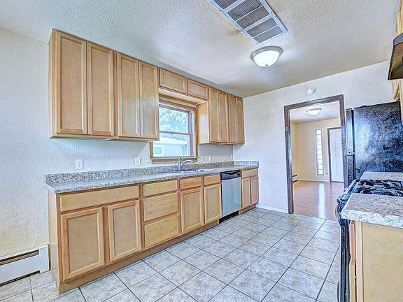 5th image of 1940 Linda Ln