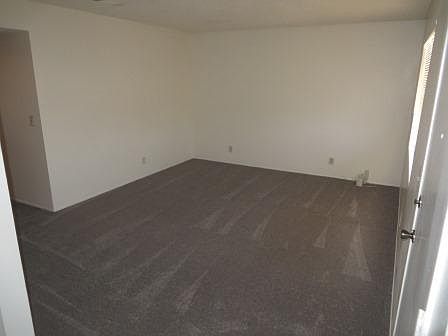 4th image of 574 Solano Dr
