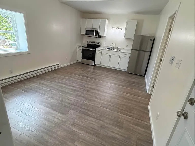 241 Locust Ave #1 — Photo 6