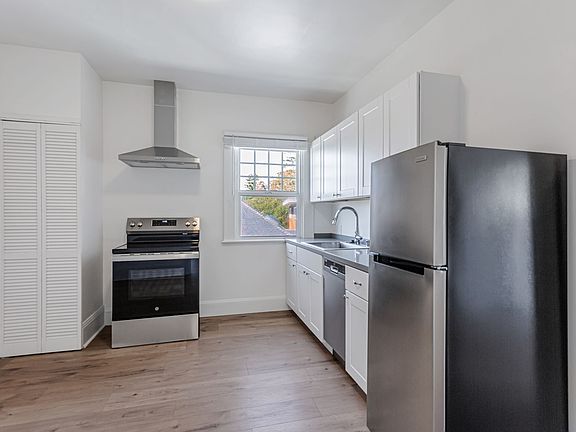3rd image of 110 Bodega Ave #A