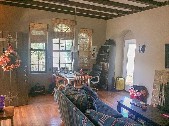4th image of 3111 Harris Park Ave #A
