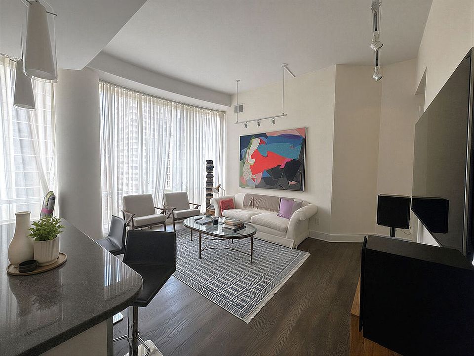 1st image of 250 E 49th St #9C