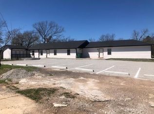 802 E Main St #D, Whitesboro, TX 76273