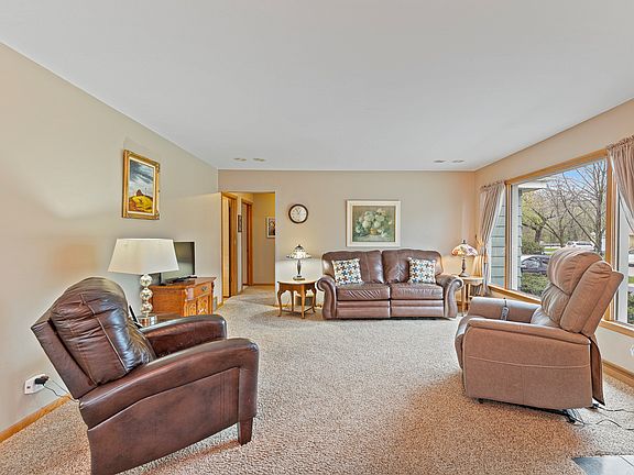 3rd image of 1129 Osterman Ave