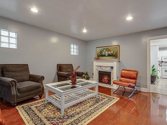 3rd image of 5785 N Elston Ave
