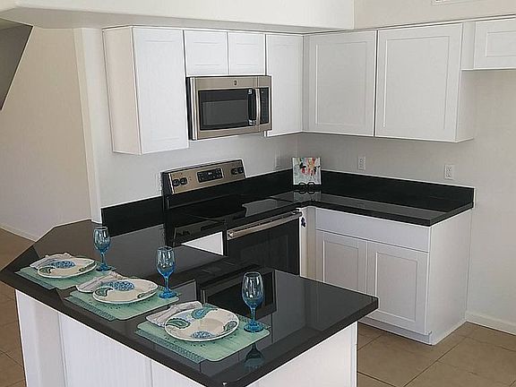 4th image of 7054 W Palmaire Ave