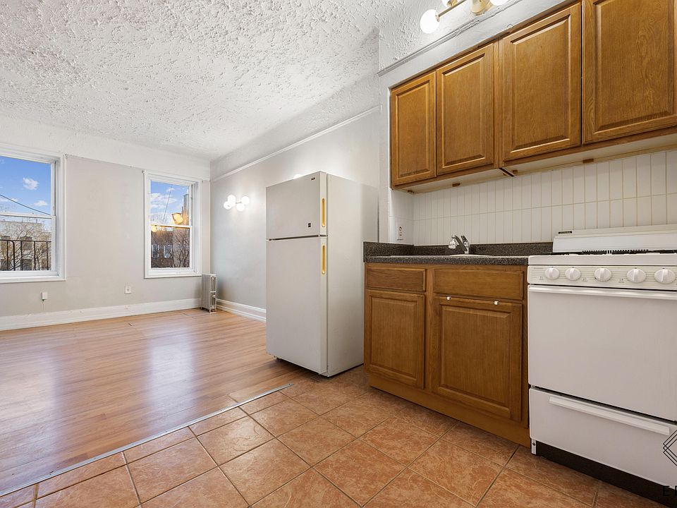 1st image of 1065 Lafayette Ave APT 4C
