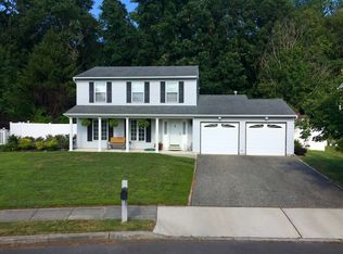 26 Cherry Bend Dr, Howell, NJ