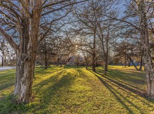 125 Forrest Ln, Brenham, TX 77833