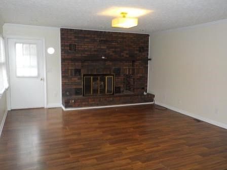 4th image of 745 N Lake Dr