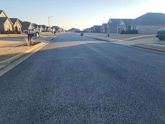 5th image of 17195 Fieldway Cir