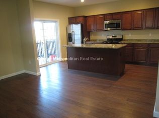 660 E 8th St, Boston, MA 02127