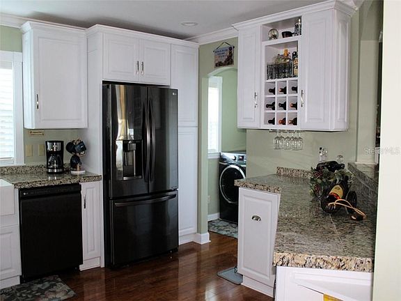 2nd image of 50 Pindo Palm St E
