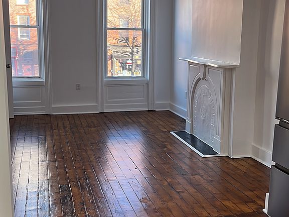 2nd image of 556 Vanderbilt Ave #2