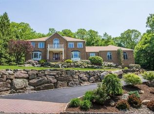 3 Wood Chase Ln, Kinnelon, NJ 07405