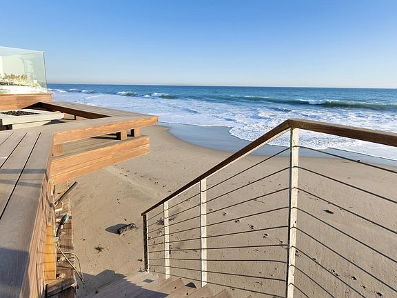 Located on stunning La Costa Beach.