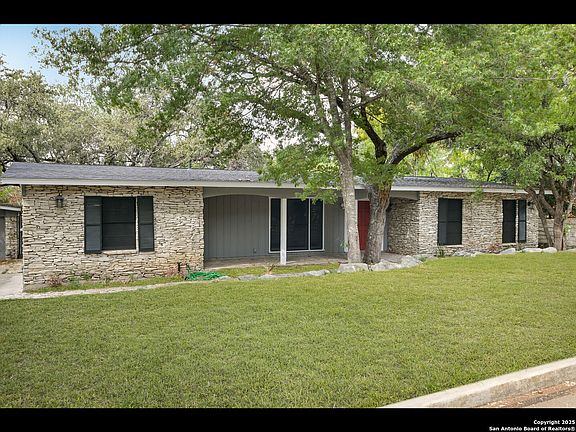 3rd image of 8619 Oak Ledge