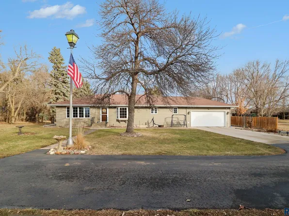 47852 273rd St, Harrisburg, SD 57032