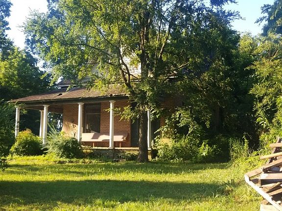 2nd image of 401 W Woodruff Ave