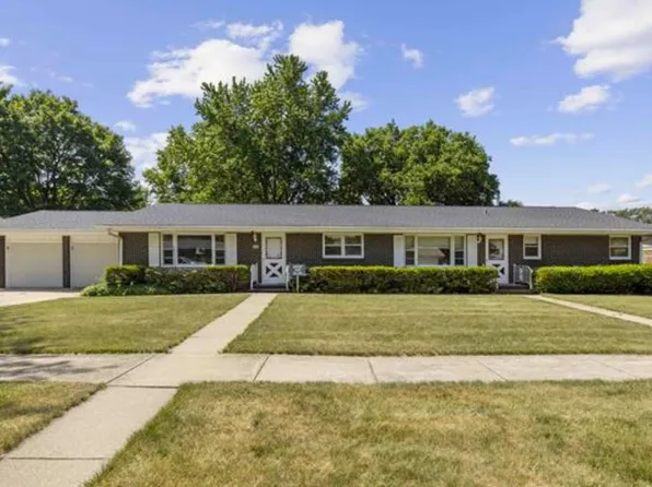 5251 Village Ct, Rockford, IL 61108