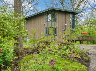 260 Deerpath Ln, Carpentersville, IL 60110