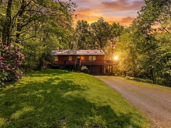 275 Aspen Mountain Dr, Boswell, PA 15531