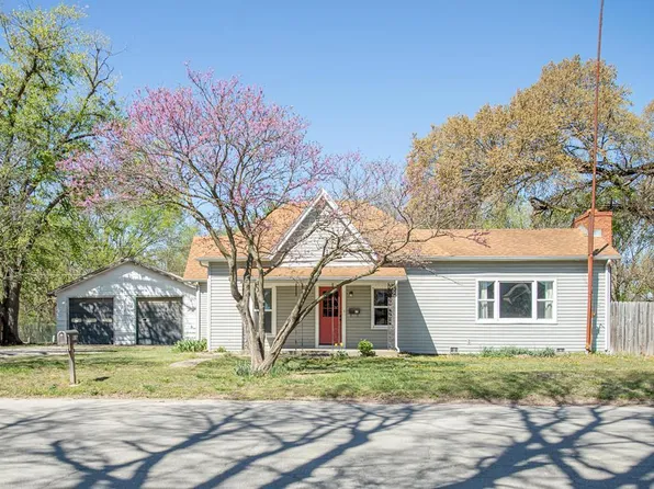 619 N Wood St, Caney, KS 67333