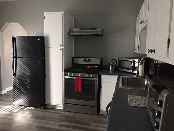 2nd image of 919 Elizabeth St
