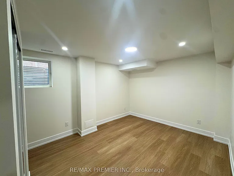 39 Walls Cres — Photo 7