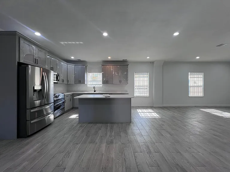 9210 Martell St — Photo 6