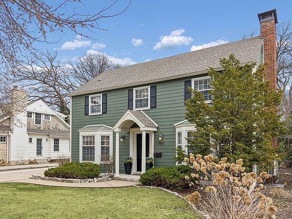 3rd image of 4811 Maple Rd