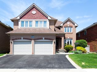 3295 Bloomfield Dr, Mississauga, ON L5N6X7