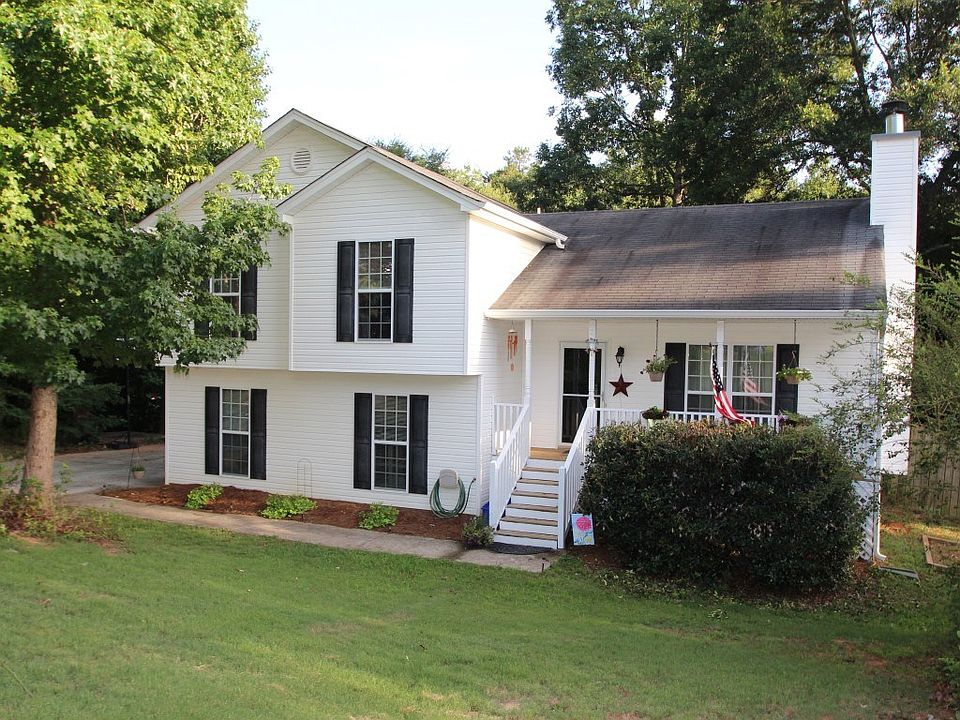 2nd image of 2033 Emerald Pointe Dr