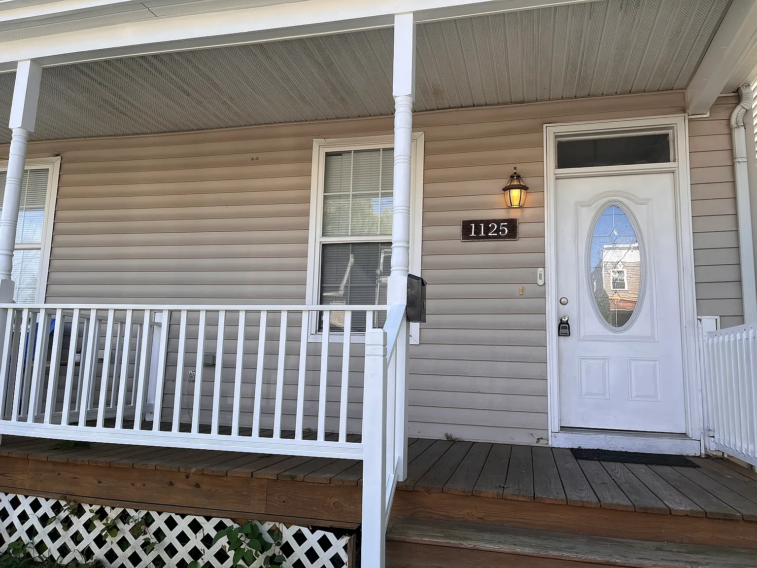 3 bed, 2.5 bath, 1388 sqft, $2,100 — Photo 1