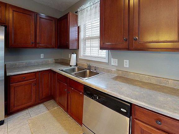 5th image of 4708 Baywood Ct